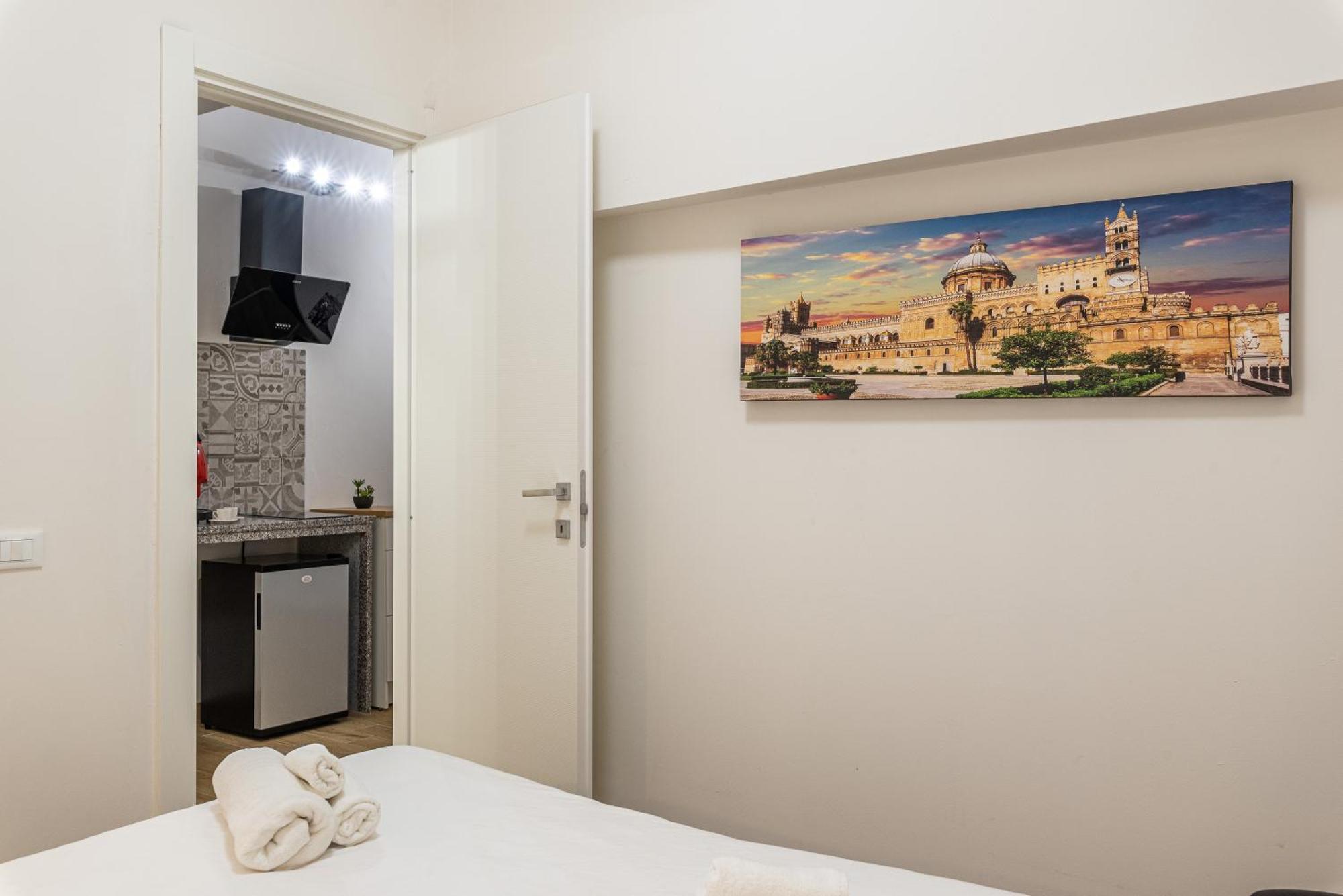 Quattro Canti Rooms Palermo Esterno foto