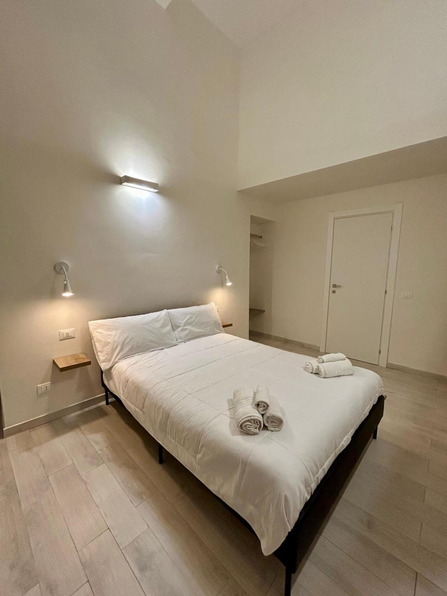 Quattro Canti Rooms Palermo Esterno foto